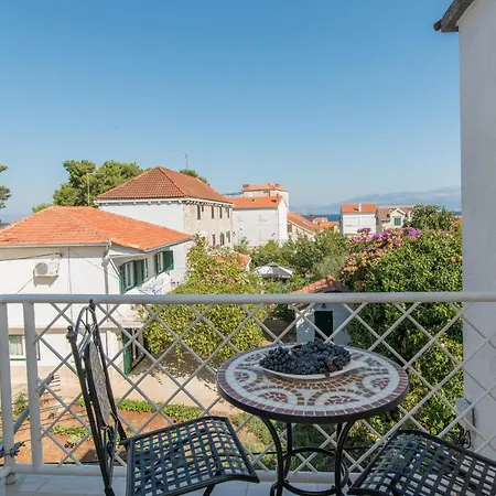 Dvori Apartment *