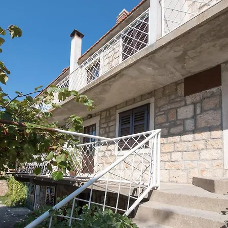 Apartment Dvori Sutivan