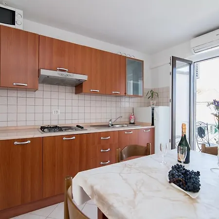Dvori Apartment