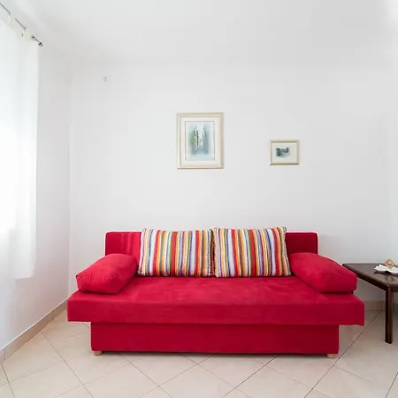 Dvori Apartment *
