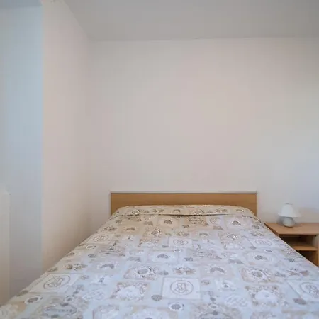 Apartment Dvori *